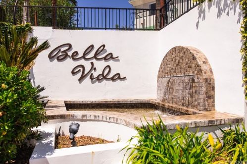 29137 Singing Wood Dr, Santa Clarita, CA 91390-4199