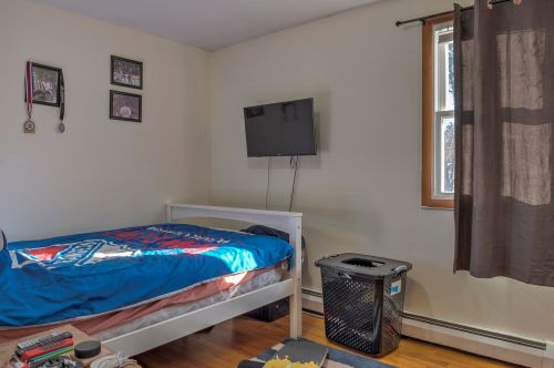 53 American Ave, Keene NH  03431-4803 exterior