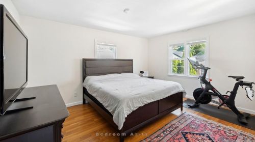 5 Van Buren Cir, Stamford CT  06906-2421 exterior