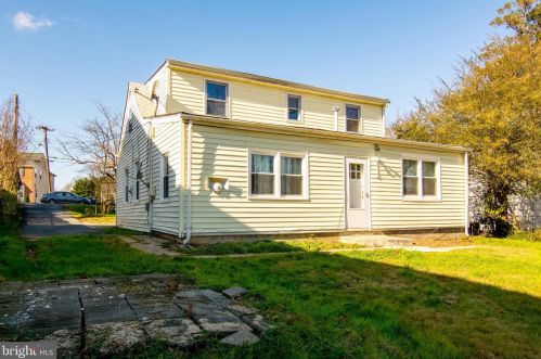 3143 Annandale Rd, Falls Church VA  22042-4243 exterior