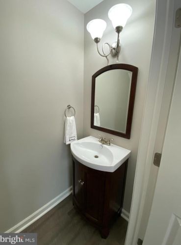 205 Middleton Pl, Norristown PA  19403-2831 exterior