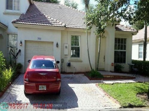 7970 18th Ct, Hollywood FL  33024-3676 exterior