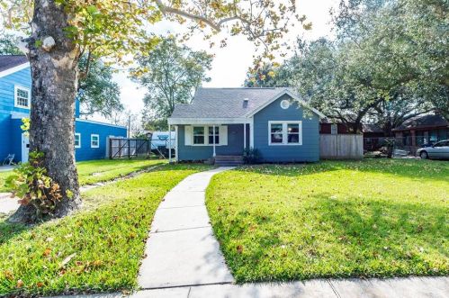217 9th Ave, Texas City, TX 77590-6310