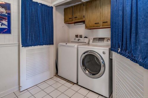 155 Greenbriar Rd, Meriden CT 06450-6810 exterior