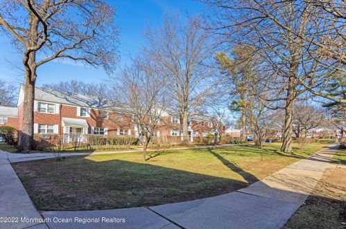 148 Mnr Dr, Tinton Falls NJ 07701-2456 exterior