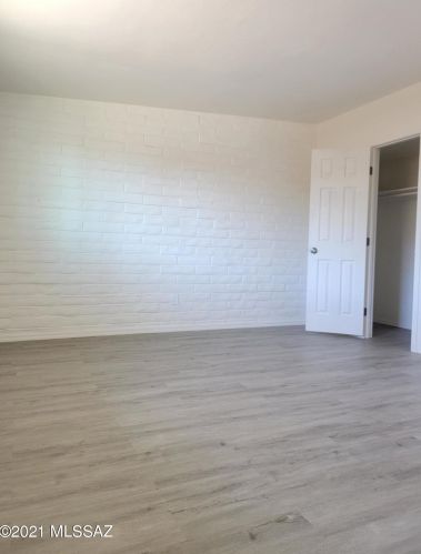 4941 La Cholla Blvd, Tucson AZ  85705-1260 exterior