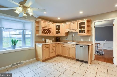 479 Woodcrest Dr, Navy Sup Dpt PA  17050-6854 exterior