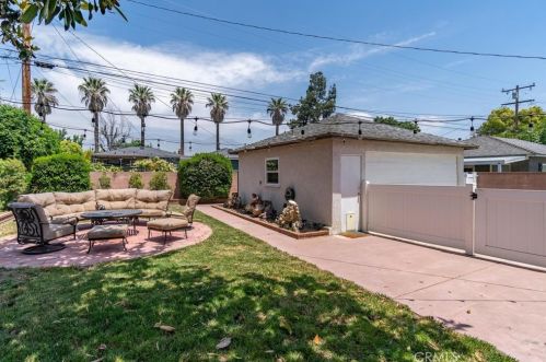 553 Plaza Serena, Ontario CA  91764-2822 exterior