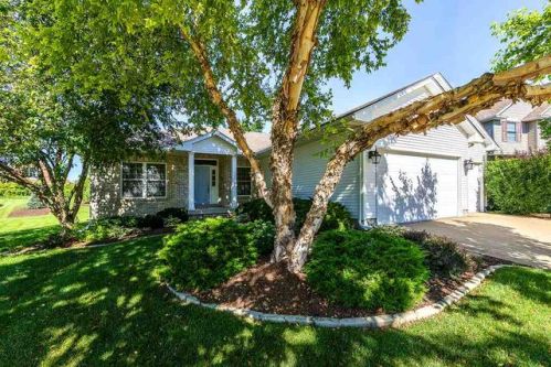 2968 Church St, Panarama Park, IA 52722-8239