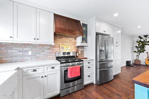 3360 Big Spg Ave, Simi Valley CA 93063-1316 exterior