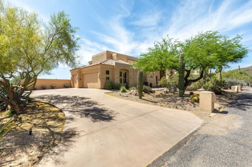3214 87th St, Mesa, AZ 85207-9801