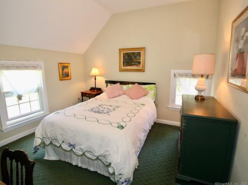 310 Main St, Wallingford CT  06492-2232 exterior