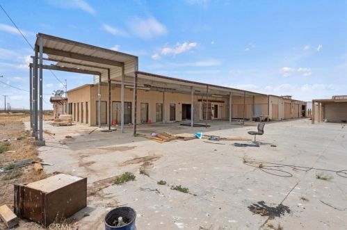 5041 Avenue, Lancaster CA  93534-7428 exterior