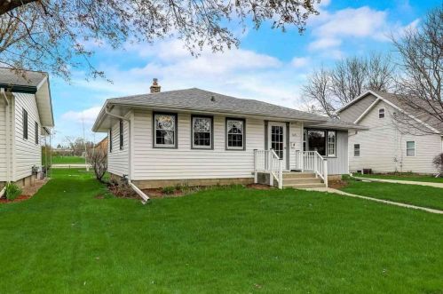 605 Clark St, Horicon WI  53032-1016 exterior