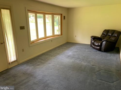 1193 Penn Grant Rd, Lancaster, PA 17602-1826