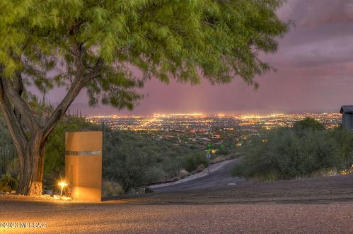 6420 Nirvana Pl, Tucson, AZ 85750-4207