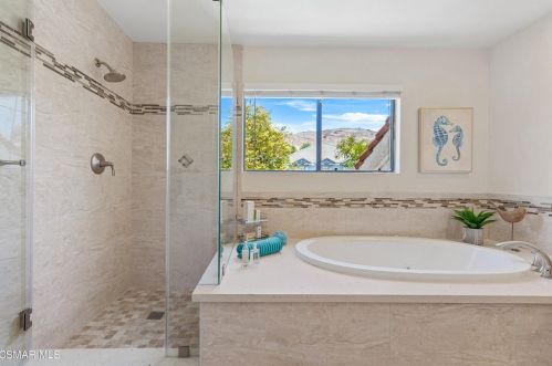 5805 Rainbow Hill Rd, Calabasas CA  91301-4636 exterior