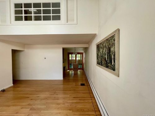 15 Jean Way, Somers Town NY  10589-2605 exterior