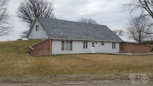 22446 Highway 21, Delta, IA 52550-8502
