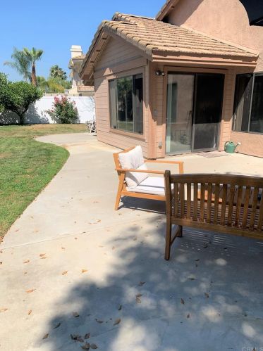 42097 Humber Dr, Temecula CA  92591-3806 exterior