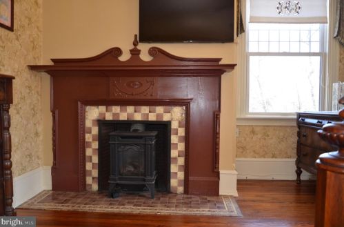 205 Lippincott Ave, Riverton NJ  08077-1309 exterior