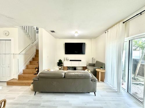 12733 28 Ct, Hollywood FL 33027-4107 exterior