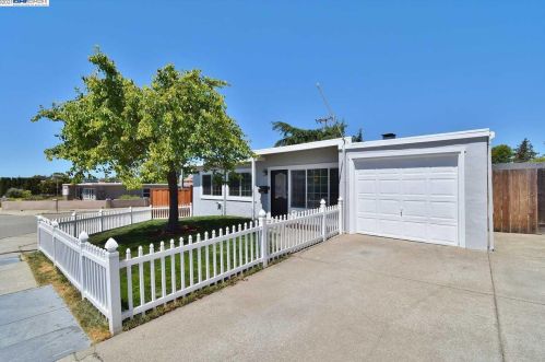2660 Grove Way, Hayward, CA 94546-7242