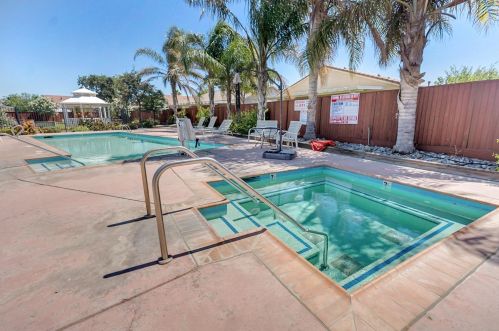 3010 La Vina Cir, Los Banos CA  93635-9497 exterior