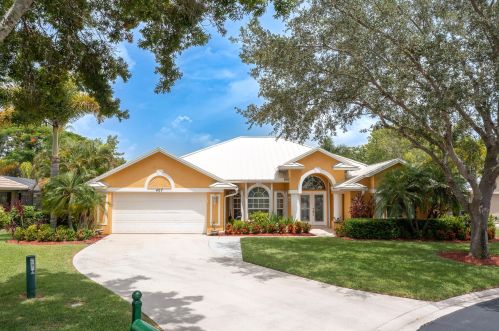 407 Thistle Trl, Fort Pierce, FL 34953-8205