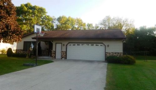 214 Riverwood Dr, Mishicot, WI 54228-9216