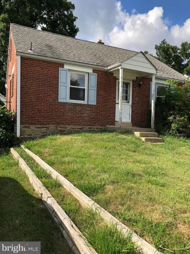 926 Thornton Rd, Boothwyn PA  19061-3127 exterior