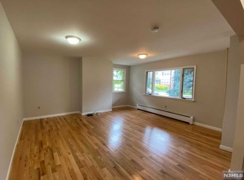 200 Montgomery St, Bloomfield NJ  07003-4926 exterior