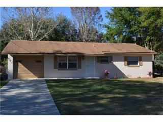 807 Dora Ave, Tavares, FL 32778-2813