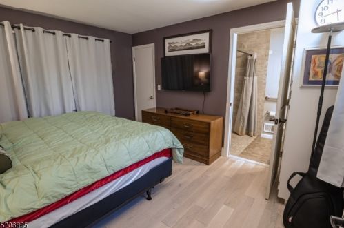 22 Crag Pl, Skyline Lakes NJ  07456-1814 exterior