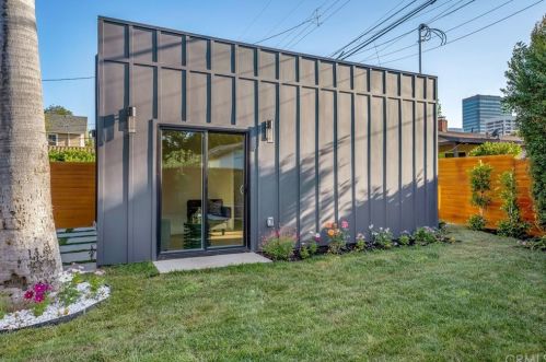 4709 Norwich Ave, Van Nuys CA  91403-2017 exterior