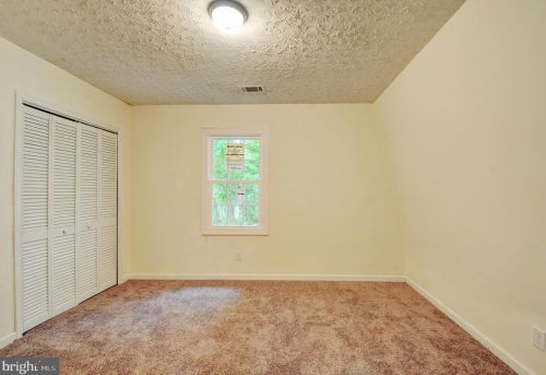 34 King David Dr, Linden VA  22642-6323 exterior