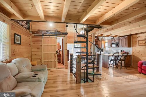 1180 Campbell Hollow Rd, Ewaterfrd, PA 17021-7073