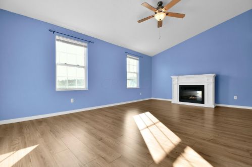 135 Spring Flower Way, Pataskala OH 43062-6997 exterior