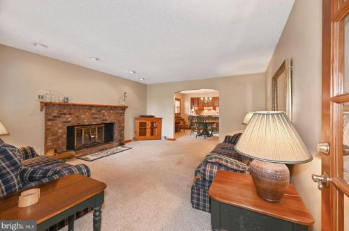 12 Cedar Ave, Berlin Boro NJ  08009-1302 exterior