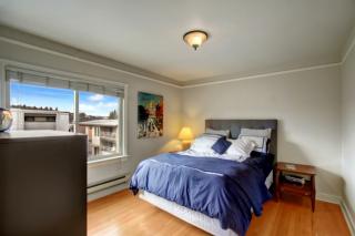 2203 Yale Ave, Seattle, WA 98102-3493