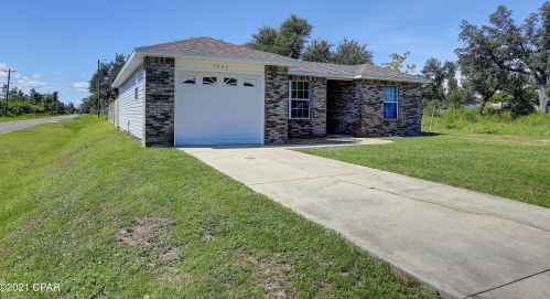 5044 Palm Ave, Youngstown, FL 32466-2630