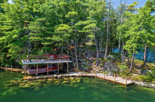46 Rum Point Rd, Alton, NH 03810-4226
