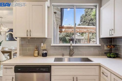 1513 142nd Ave, San Leandro CA  94578-1707 exterior
