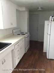 462 Railroad Ave, Wardner ID  83837-2546 exterior