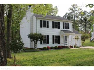 104 Brook Ln, Yorktown VA  23692-3414 exterior