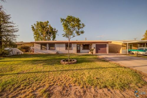 459 B St, Brawley, CA 92227-1413
