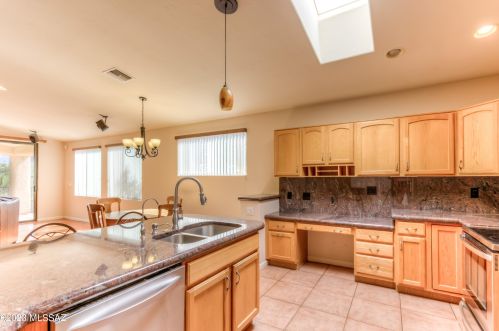 2001 Flying Q Ln, Tucson AZ  85713-6726 exterior