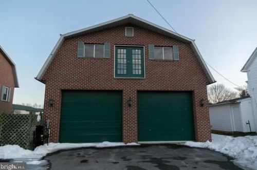 614 Walnut Bottom Rd, Lees Cross Roads, PA 17257-9648