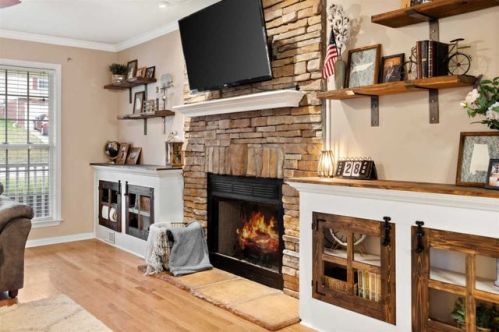 1477 Cedar Springs Cir, Clarksville, TN 37042-1577