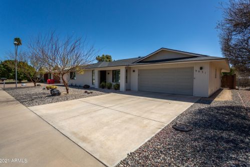 9831 Lindgren Ave, Sun City, AZ 85373-2114